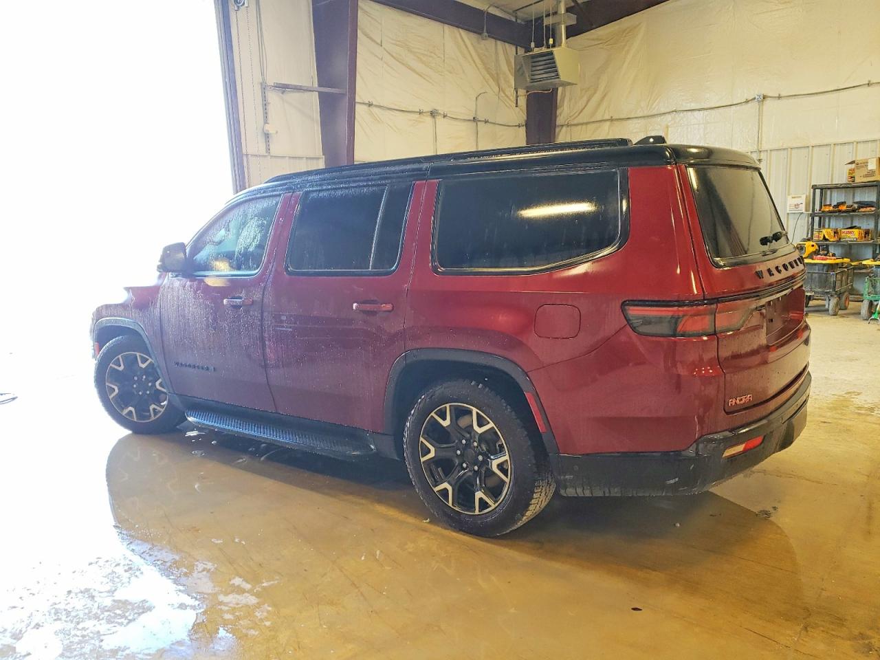 2025 Jeep Wagoneer VIN 1C4SJVBP2SS533360 photo 2