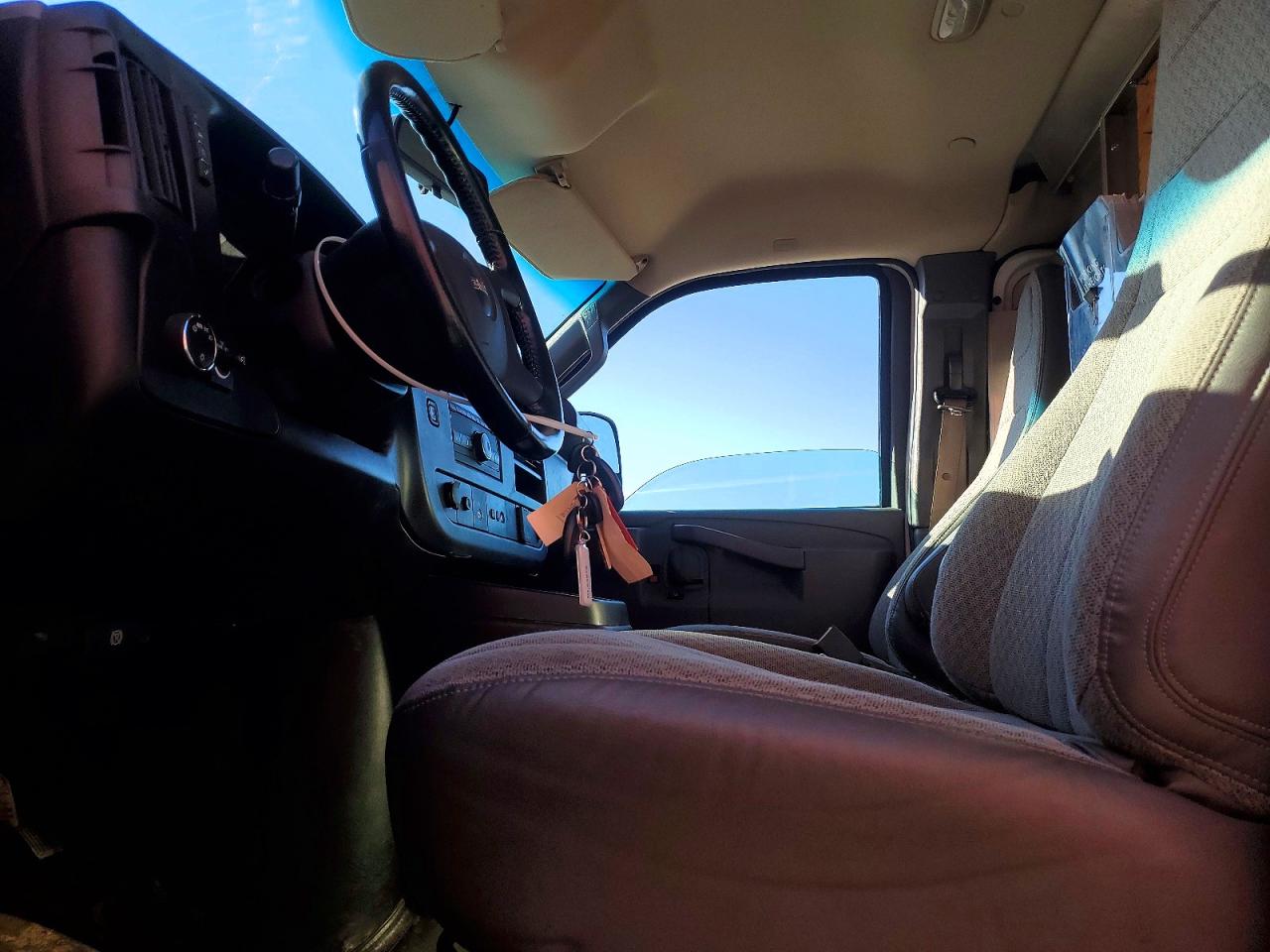 2020 GMC Savana VIN 1GTW7AFP3L1216066 photo 7