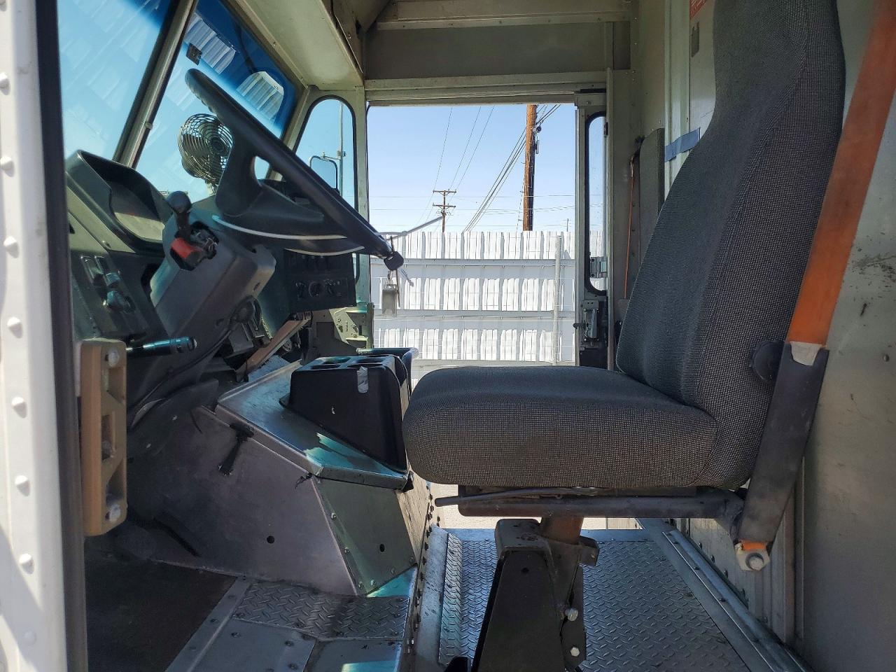 2022 FREIGHTLINER All other VIN 4UZAC1GAXNCNM5270 photo 7