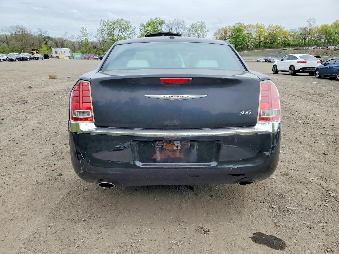 2013 Chrysler 300 VIN 2C3CCAAGXDH743552 photo 6