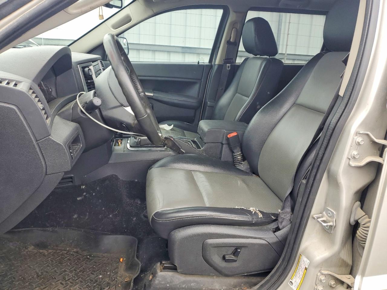 2008 Jeep Cherokee VIN 1J8HR48NX8C243589 photo 7