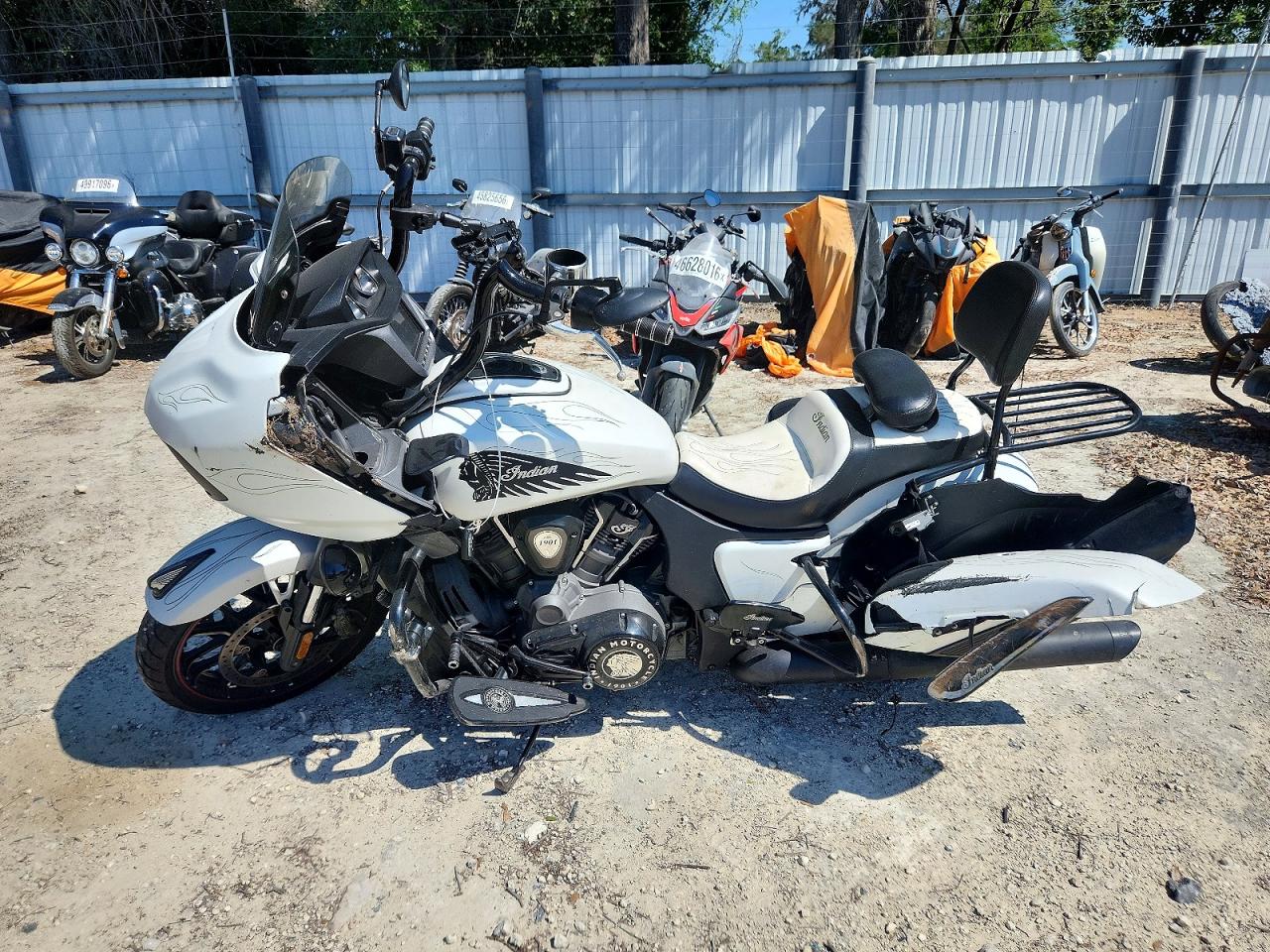 2020 INDIAN Challenger VIN 56KLCDRR8L3387066 photo 3