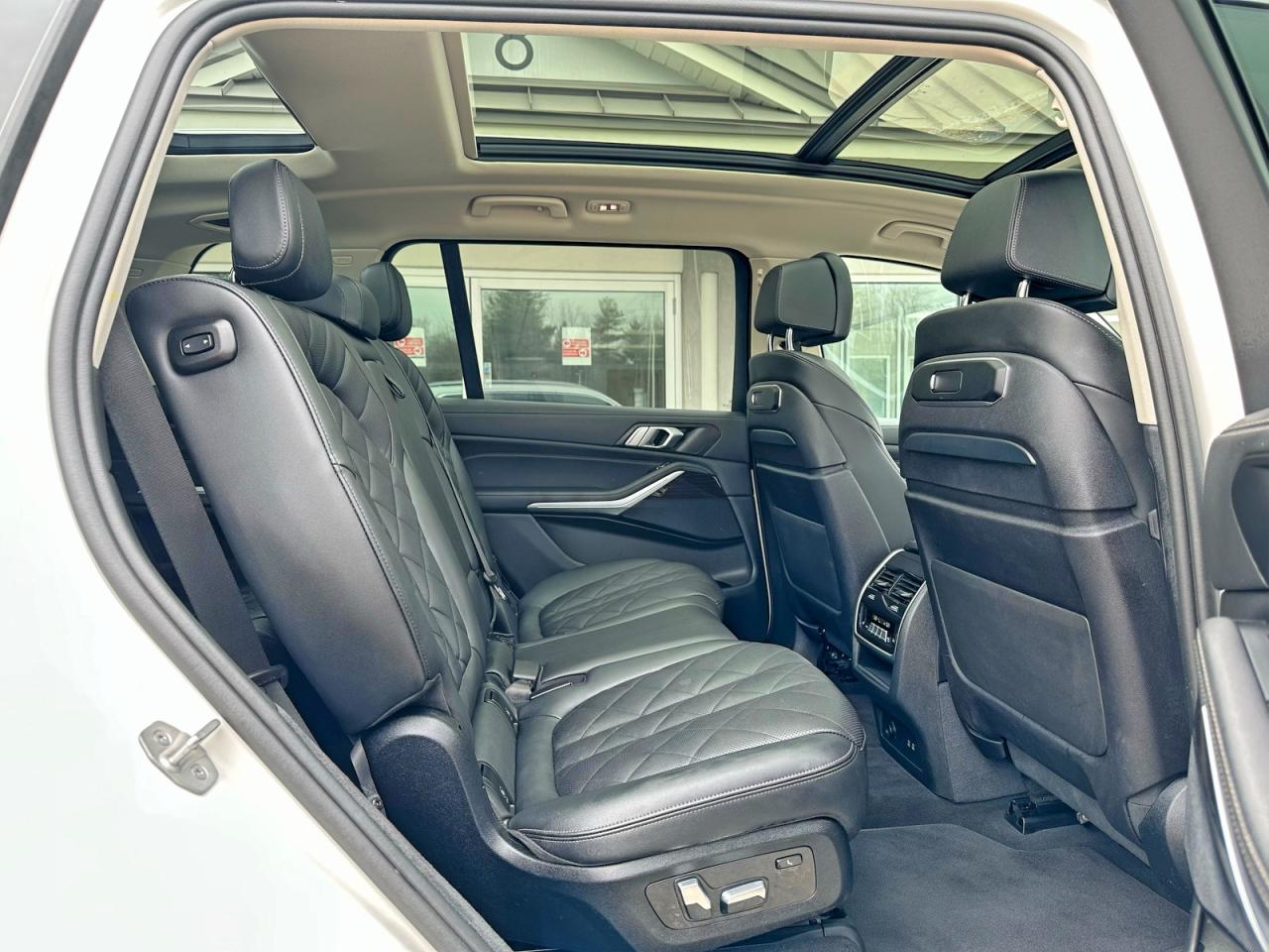 2024 BMW X7 VIN 5UX23EM03R9U24321 photo 6