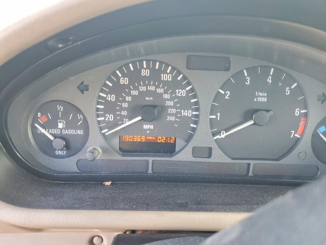 1998 BMW Z3 VIN 4USCH7326WLD15935 photo 9