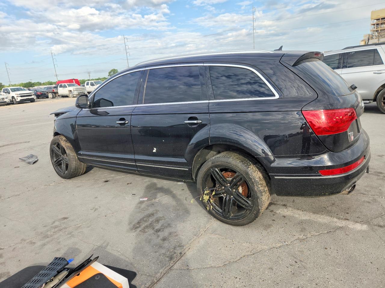 2014 Audi Q7 VIN WA1CGAFE2ED020326 photo 2