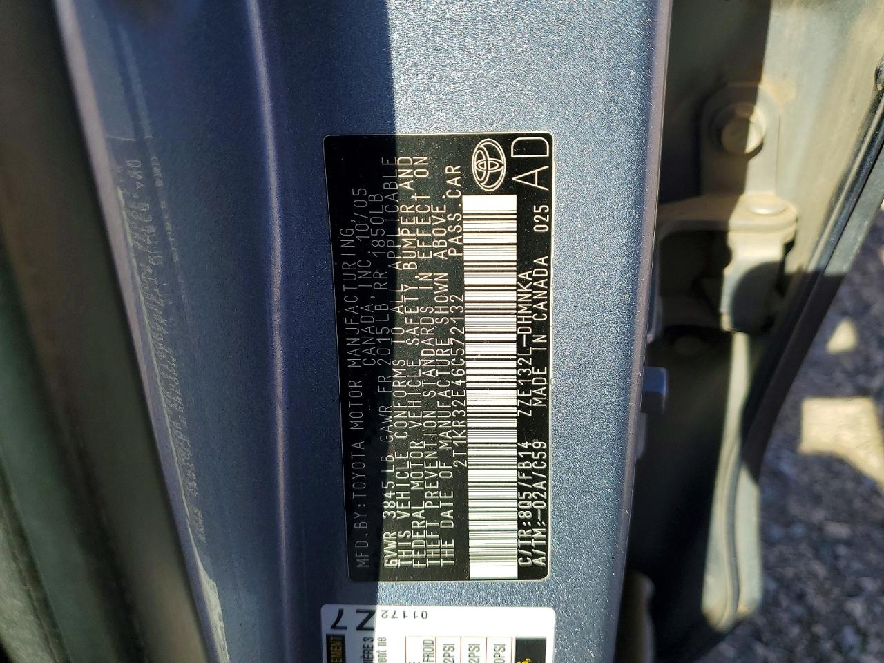 2006 Toyota Matrix VIN 2T1KR32E46C572132 photo 12