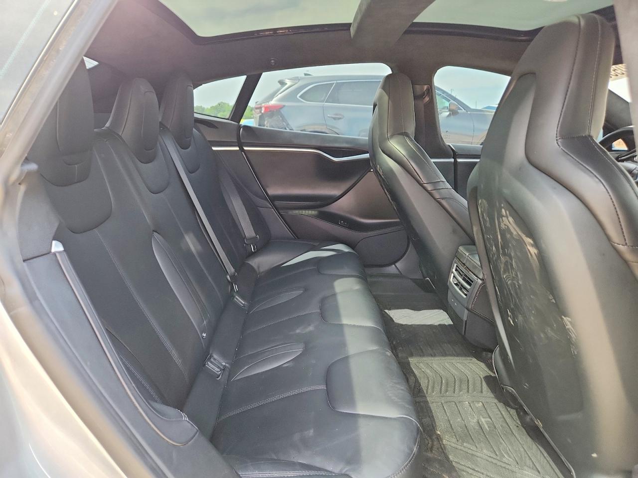 2016 Tesla Model s VIN 5YJSA1E2XGF161943 photo 10