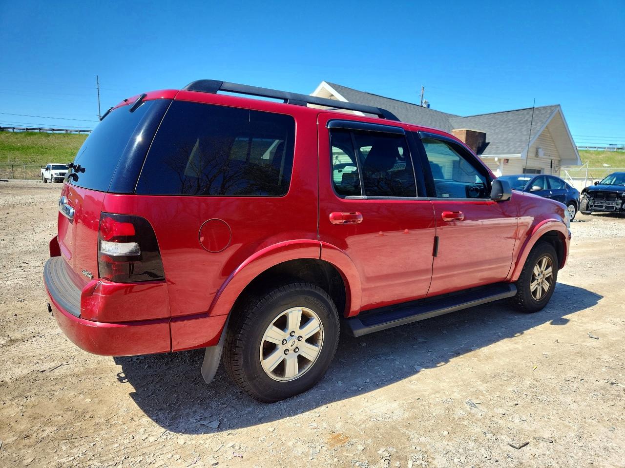 2010 Ford Explorer VIN 1FMEU7DE3AUA06678 photo 3