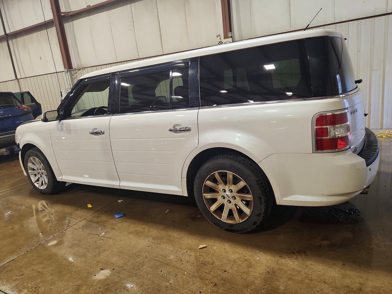 2011 Ford Flex VIN 2FMHK6CC7BBD22007 photo 2