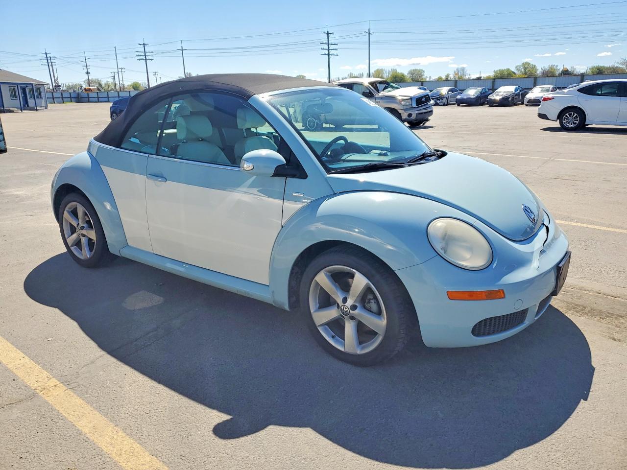 2010 Volkswagen Beetle VIN 3VWRG3AL0AM010908 photo 4