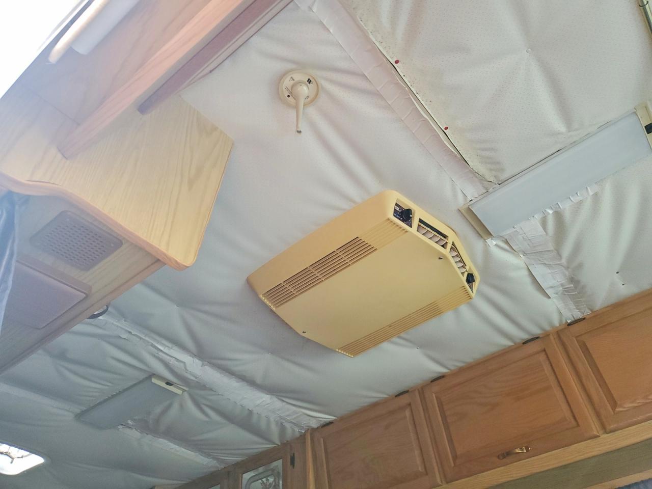 1992 WINNEBAGO Itasca VIN 1GBKP37N3M3312376 photo 9