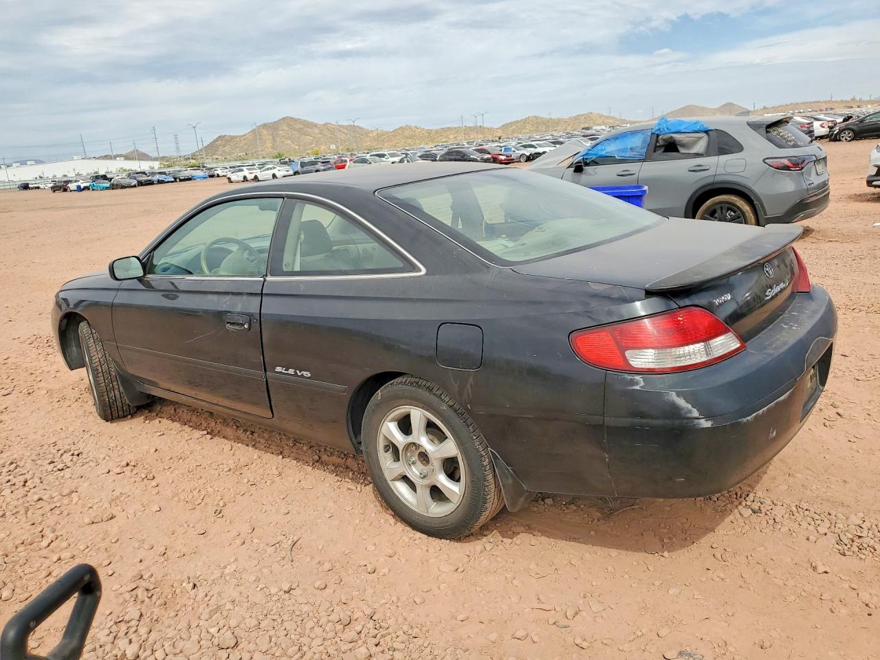 1999 Toyota Camry sola VIN 2T1CF28P5XC150257 photo 2