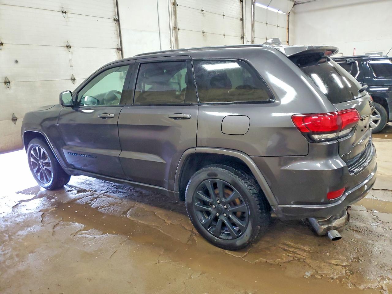 2018 Cherokee VIN 1C4RJFAG4JC155279 photo 2