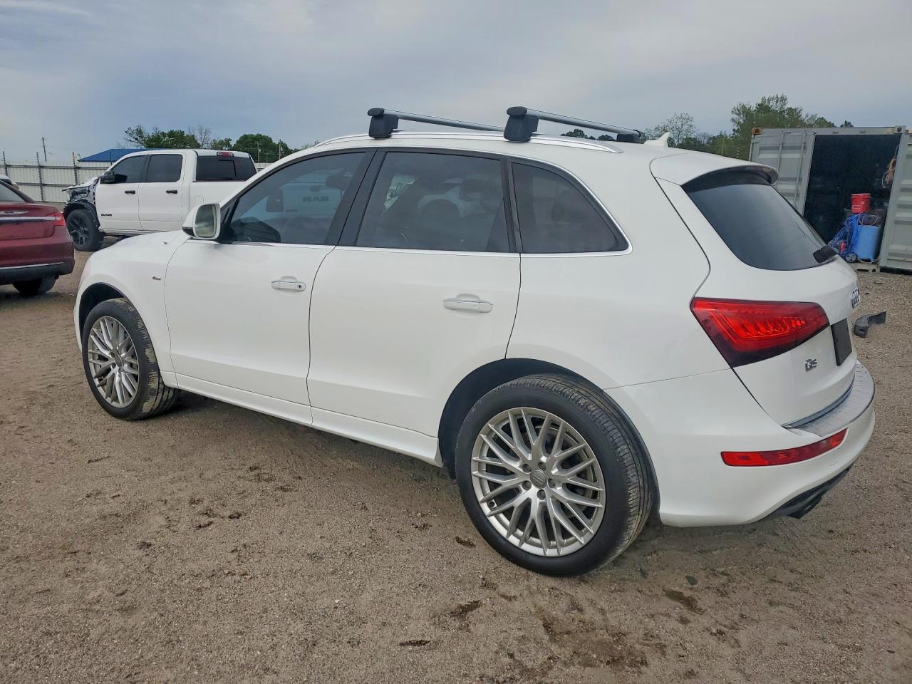 2017 Audi Q5 VIN WA1M2AFP8HA076538 photo 2