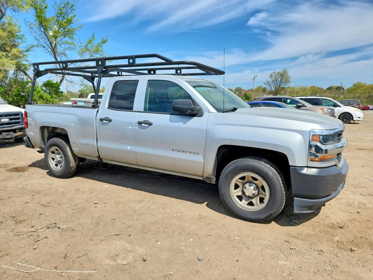 2018 Chevrolet All models VIN 1GCRCNEH6JZ280594 photo 4