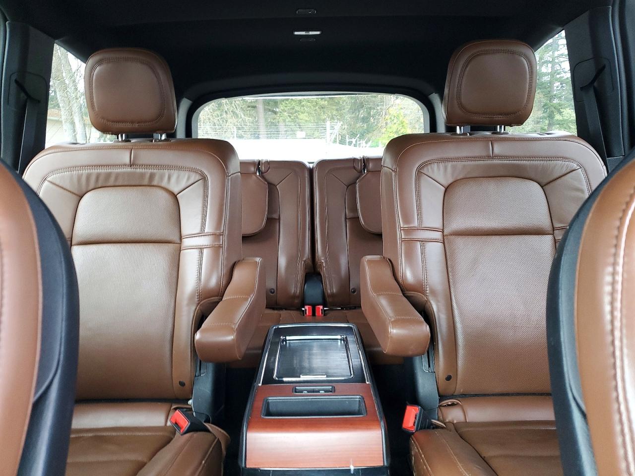2021 Lincoln Aviator VIN 5LM5J7XC8MGL05862 photo 10