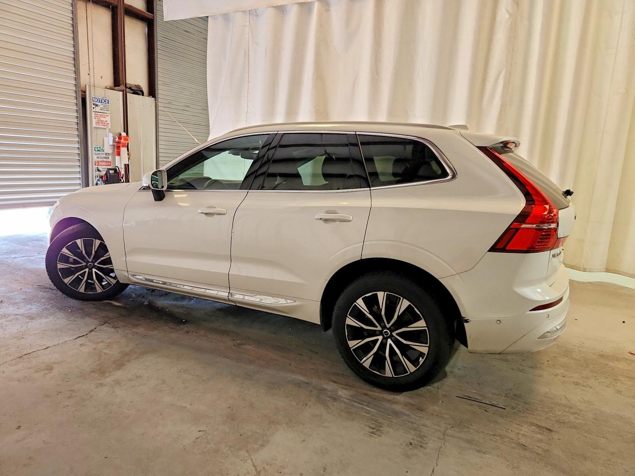 2023 Volvo Xc60 VIN YV4L12RE3P1265923 photo 2