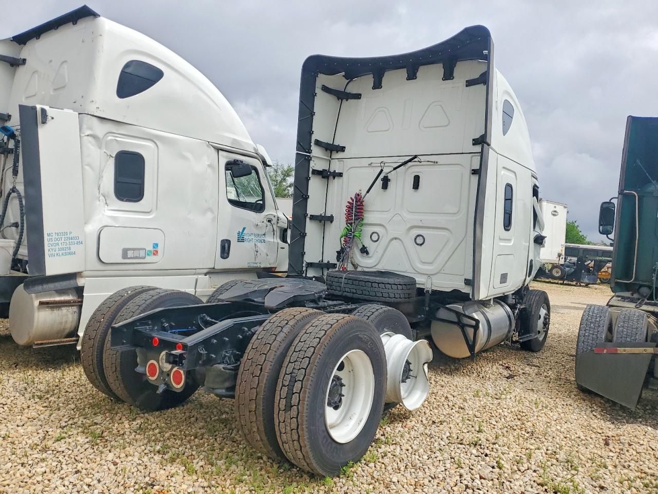 2026 FREIGHTLINER All other VIN 3AKJHHFG2TSWP3498 photo 4