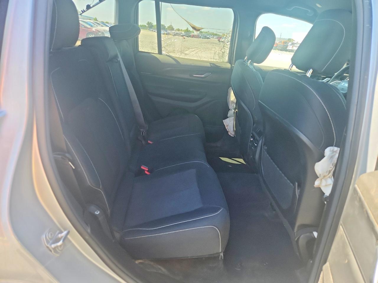 2025 JEEP Cherokee VIN 1C4RJGAG1SC266041 photo 10
