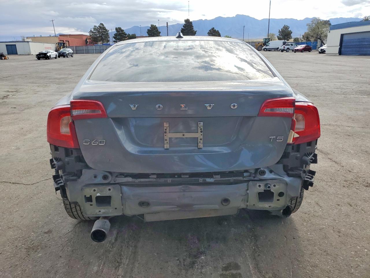 2017 Volv S60 VIN YV126MFL7H2424026 photo 6