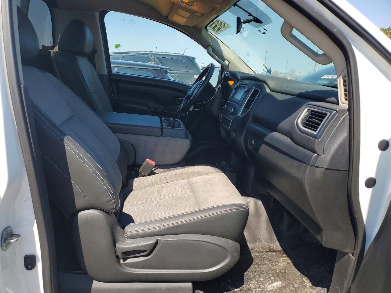 2019 Nissan TITAN VIN 1N6AA1R70KN521908 photo 10