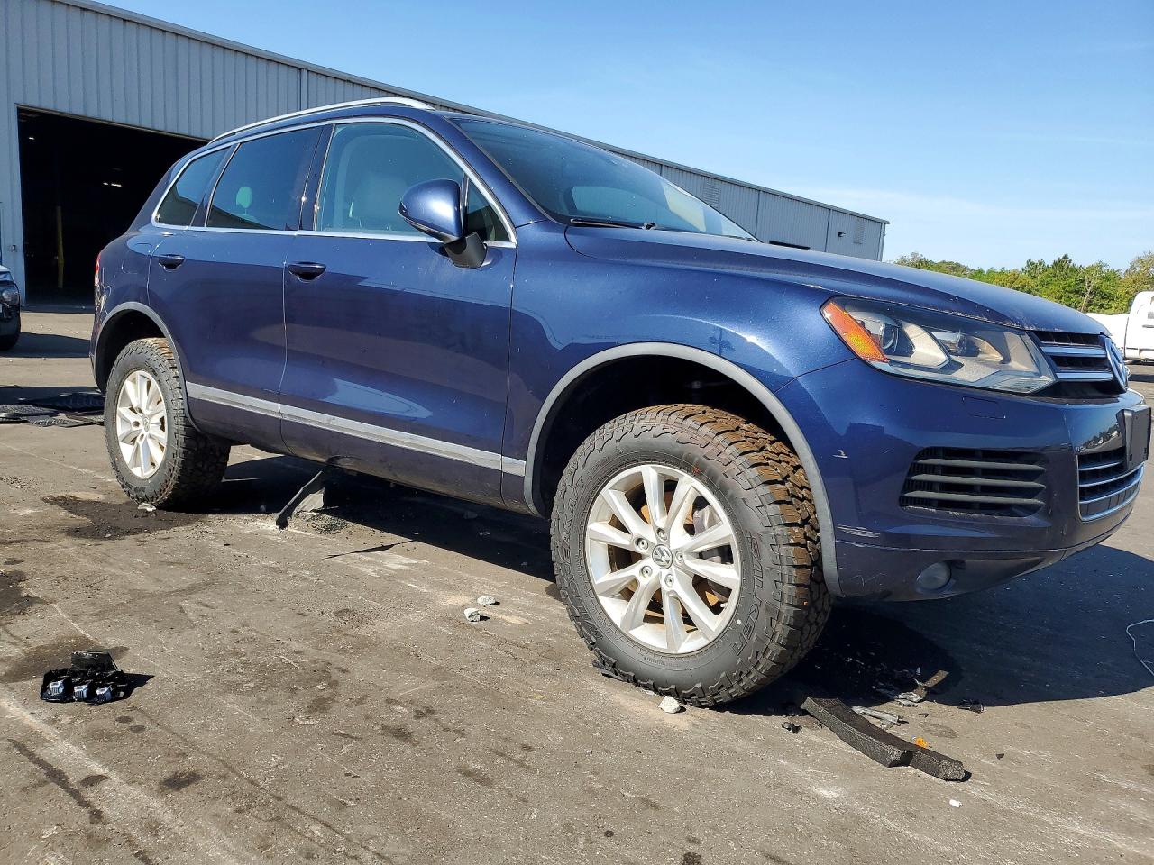 2013 VOLKSWAGEN Touareg VIN WVGEP9BP2DD004450 photo 4