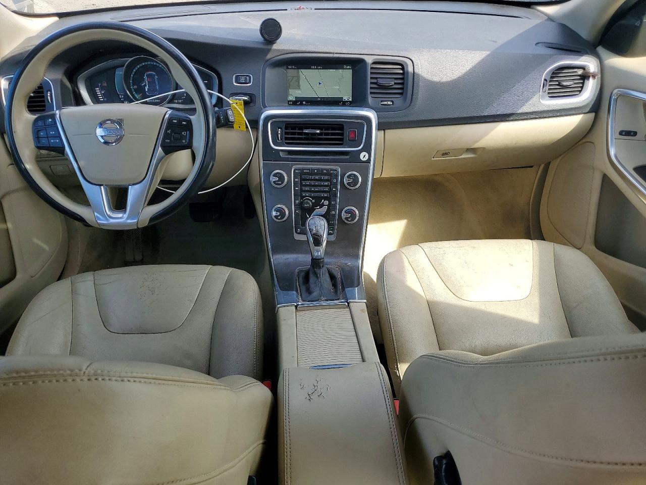 2015 Volvo V60 VIN YV140MEK5F1221979 photo 8