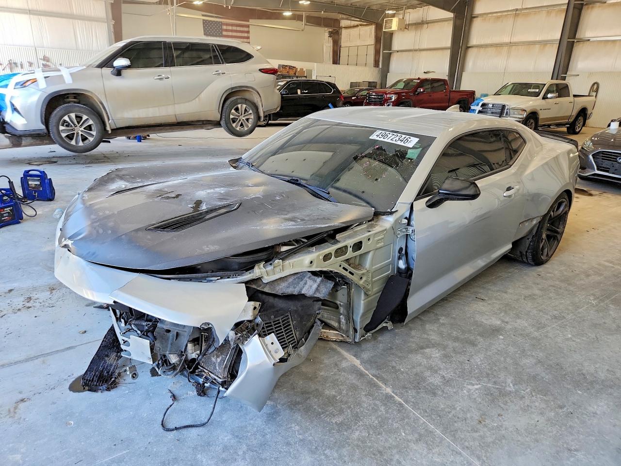 2018 Chevrolet Camaro VIN 1G1FE1R70J0158561 photo 1