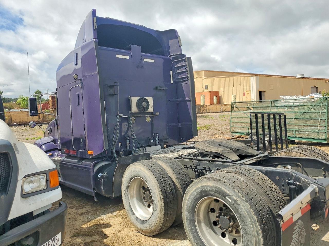 2011 PETERBILT All other VIN 1XPHD49X7BD131077 photo 3