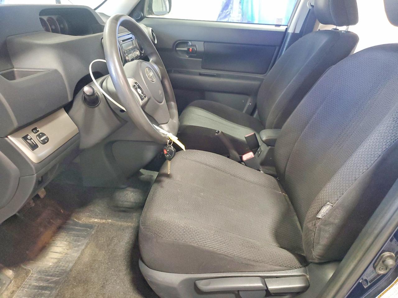 2008 TOYOTA Scion VIN JTLKE50E281032378 photo 7