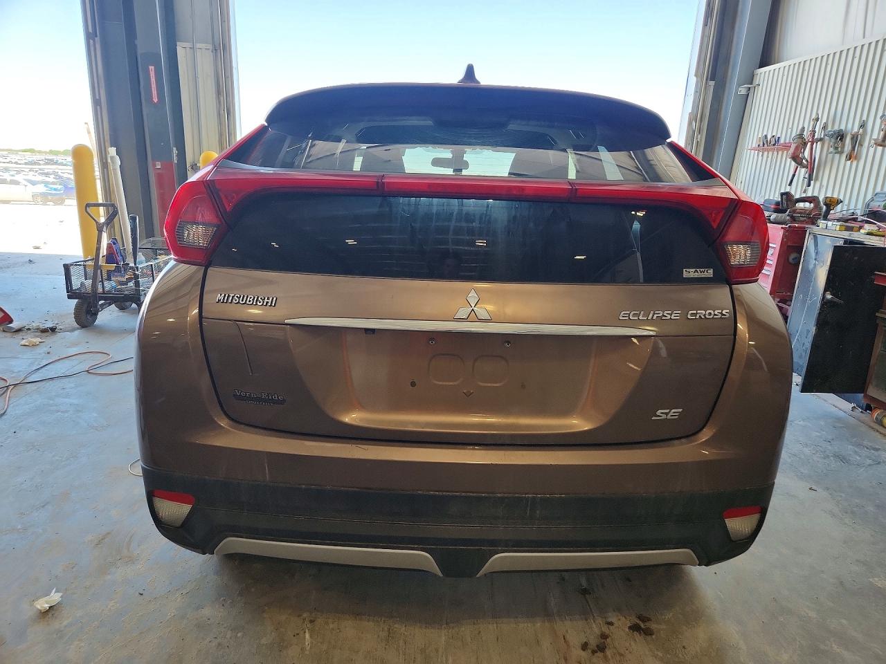 2018 Mitsubishi ECLIPSE VIN JA4AT5AA1JZ037940 photo 6