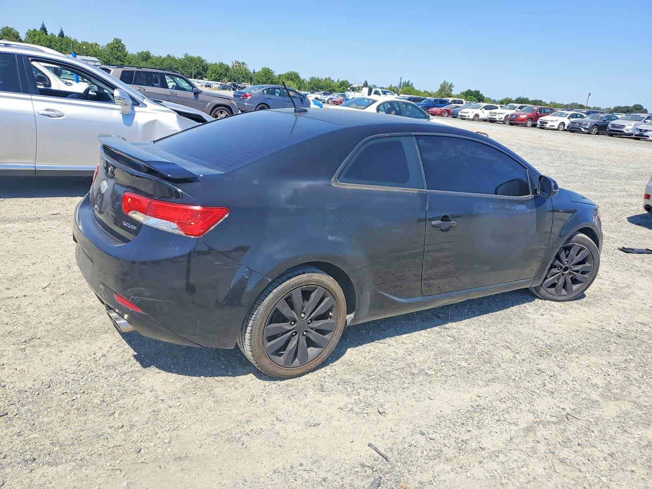 2011 Kia Forte VIN KNAFW6A33B5432203 photo 3