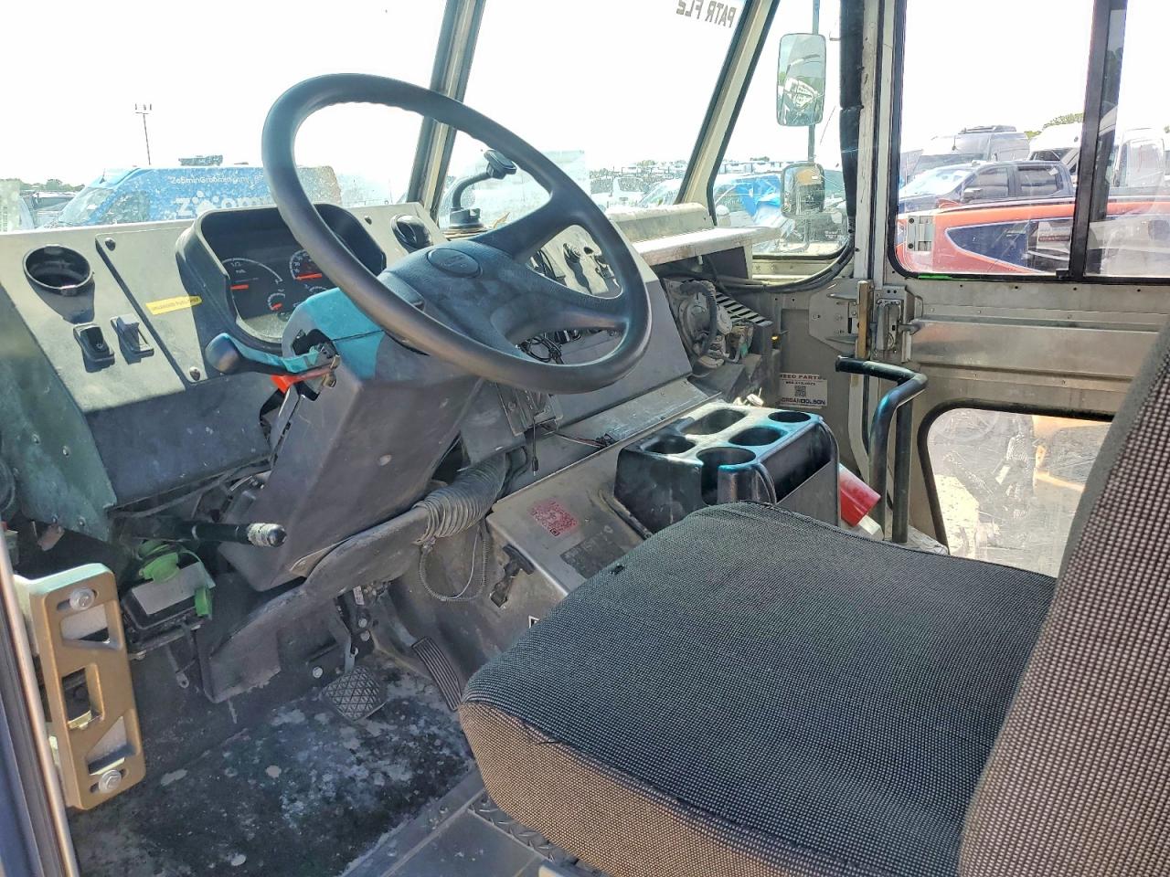 2021 FREIGHTLINER All other VIN 4UZAC2EA6MCML0804 photo 8