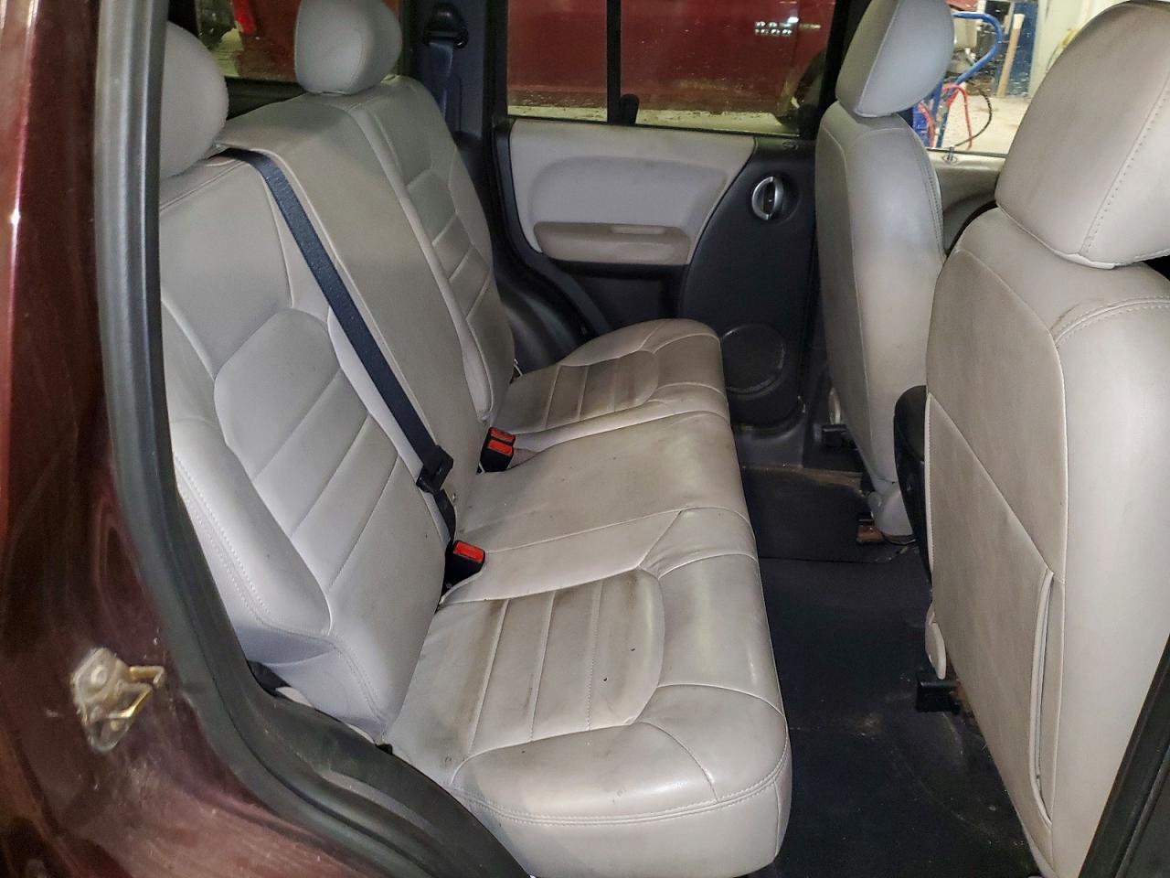 2004 Jeep Liberty VIN 1J4GL58K34W188115 photo 11