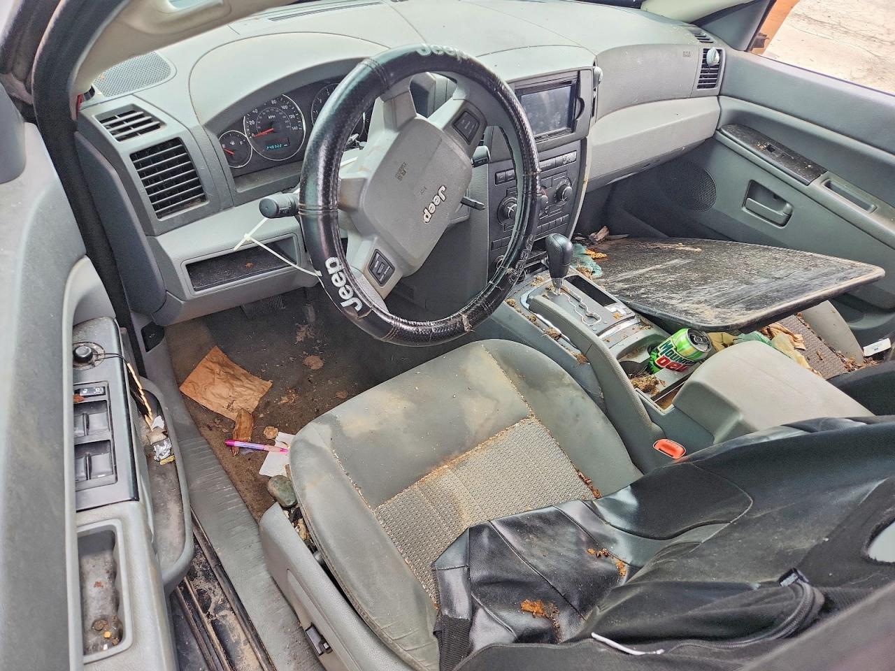 2007 Jeep Cherokee VIN 1J8HR48P77C548435 photo 8