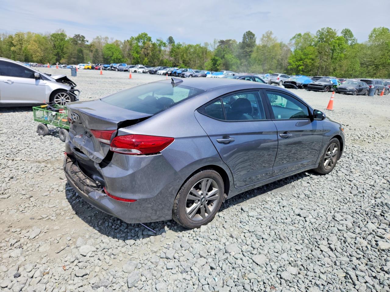 2017 Hyundai Elantra VIN 5NPD84LF7JH346620 photo 3