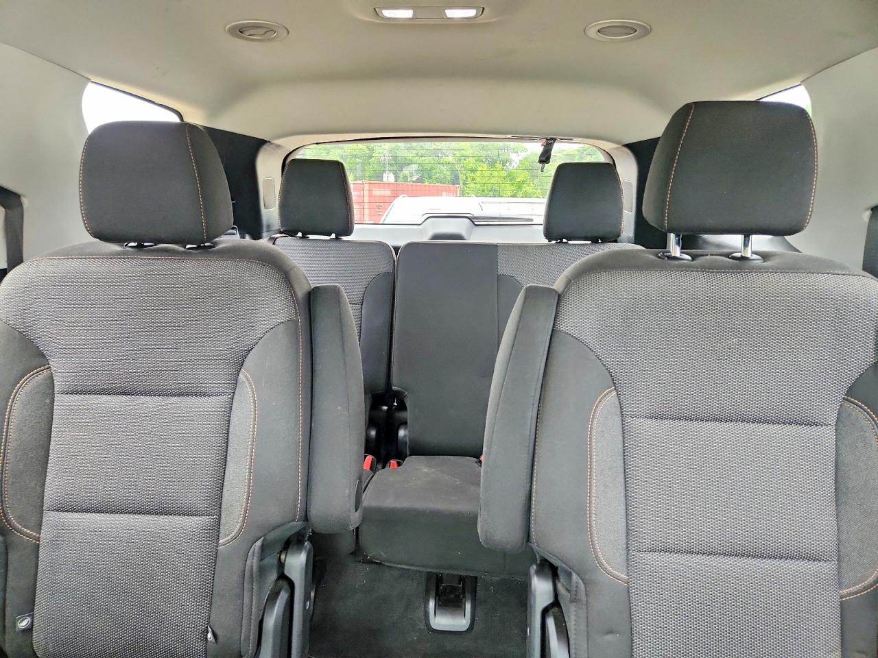 2019 Traverse VIN 1GNERGKW3KJ317555 photo 10