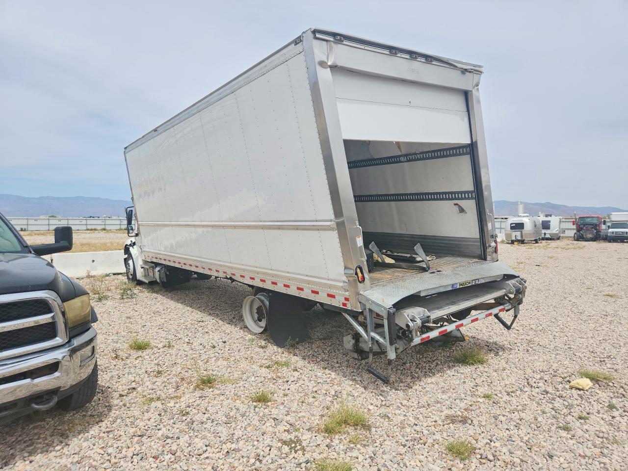 2024 FREIGHTLINER All other VIN 3ALACWFC8RDUN5915 photo 2