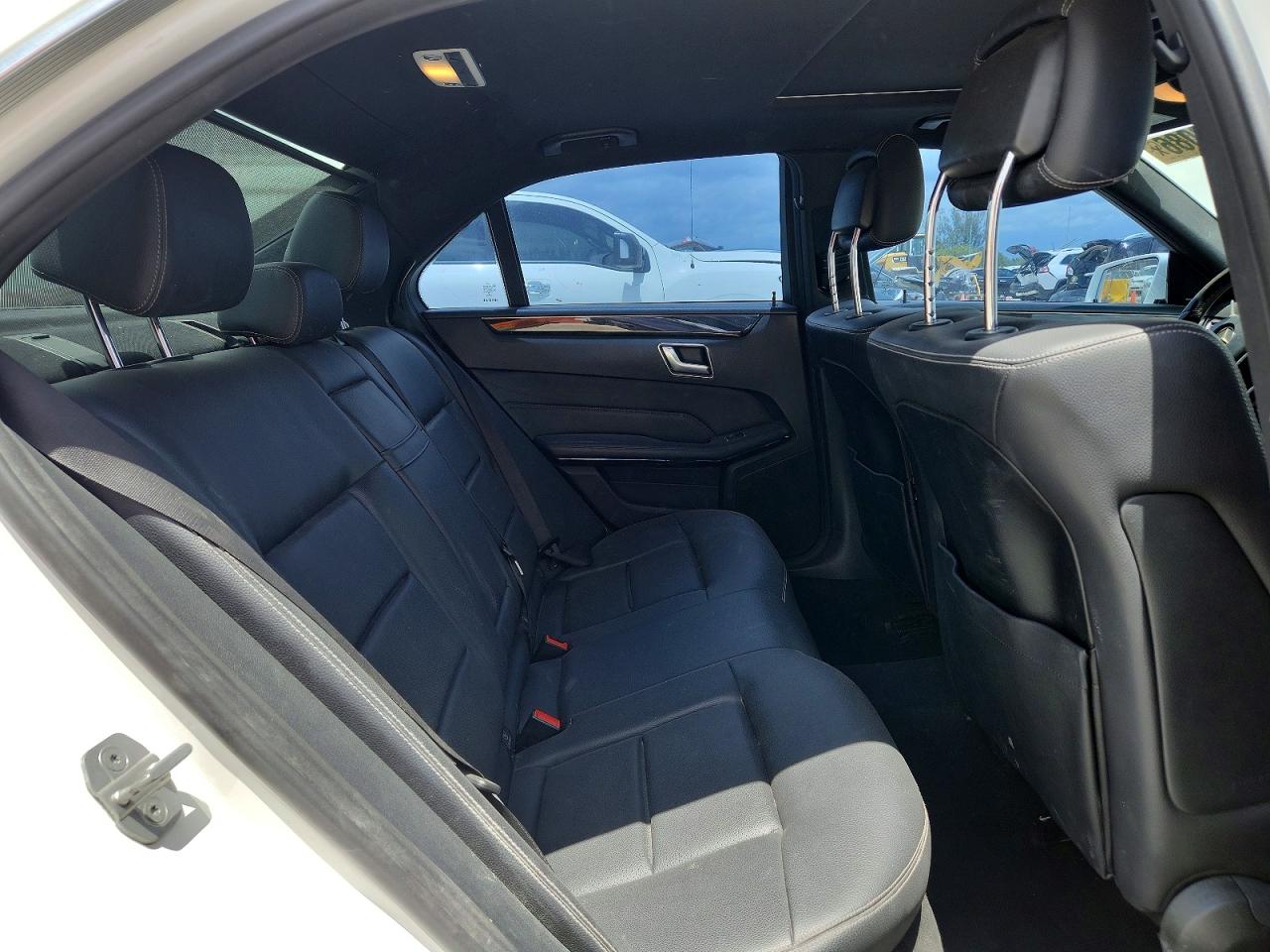 2015 Mercedes-Benz E-class VIN WDDHF5KB7FB120748 photo 10