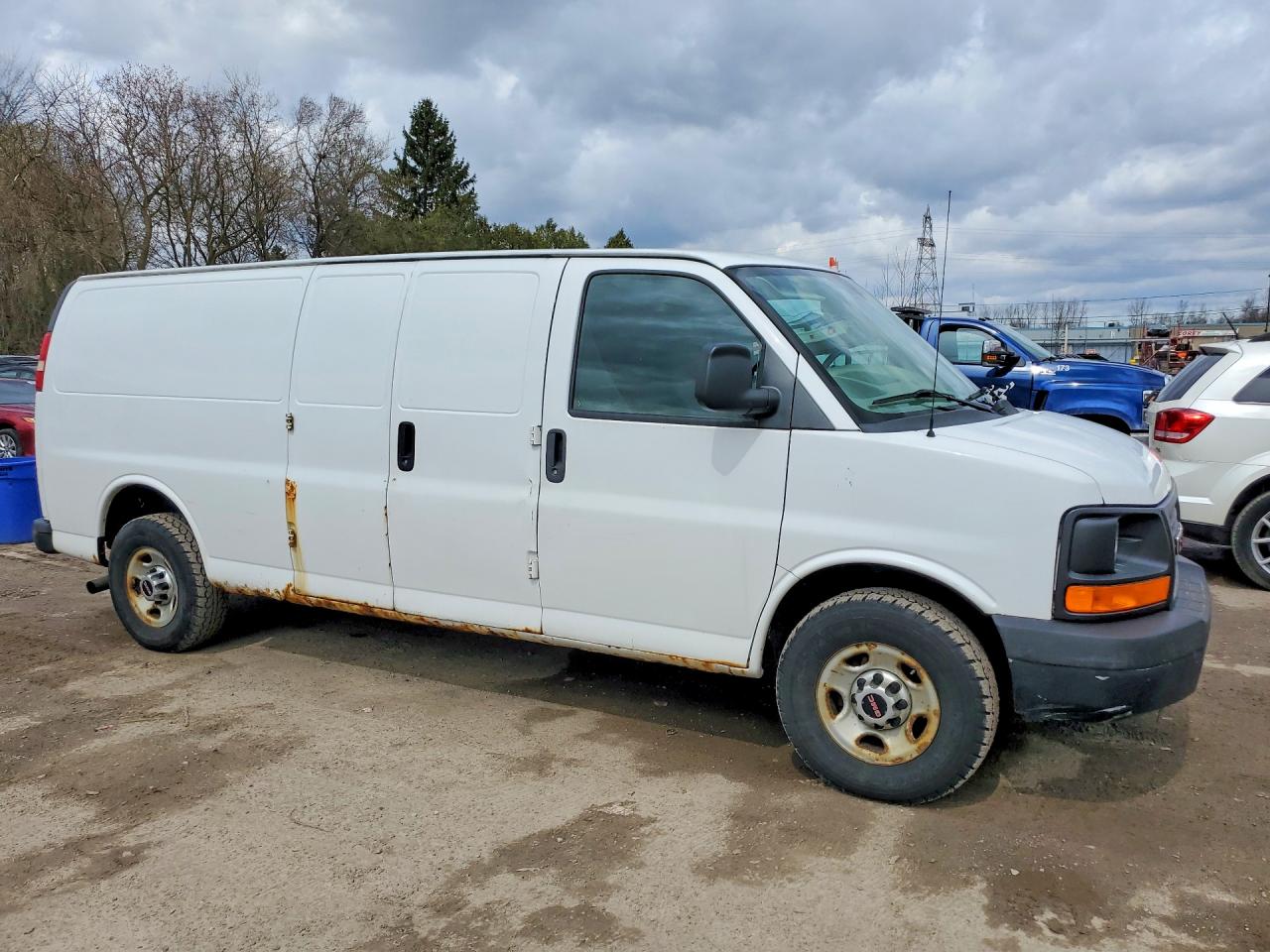 2014 GMC Savana VIN 1GTW7GCA0E1143549 photo 4