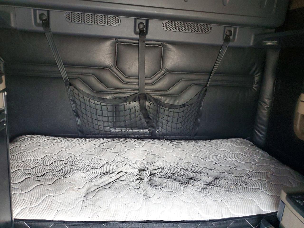 2018 FREIGHTLINER All other VIN 3AKJGLDR8JSHR0755 photo 6