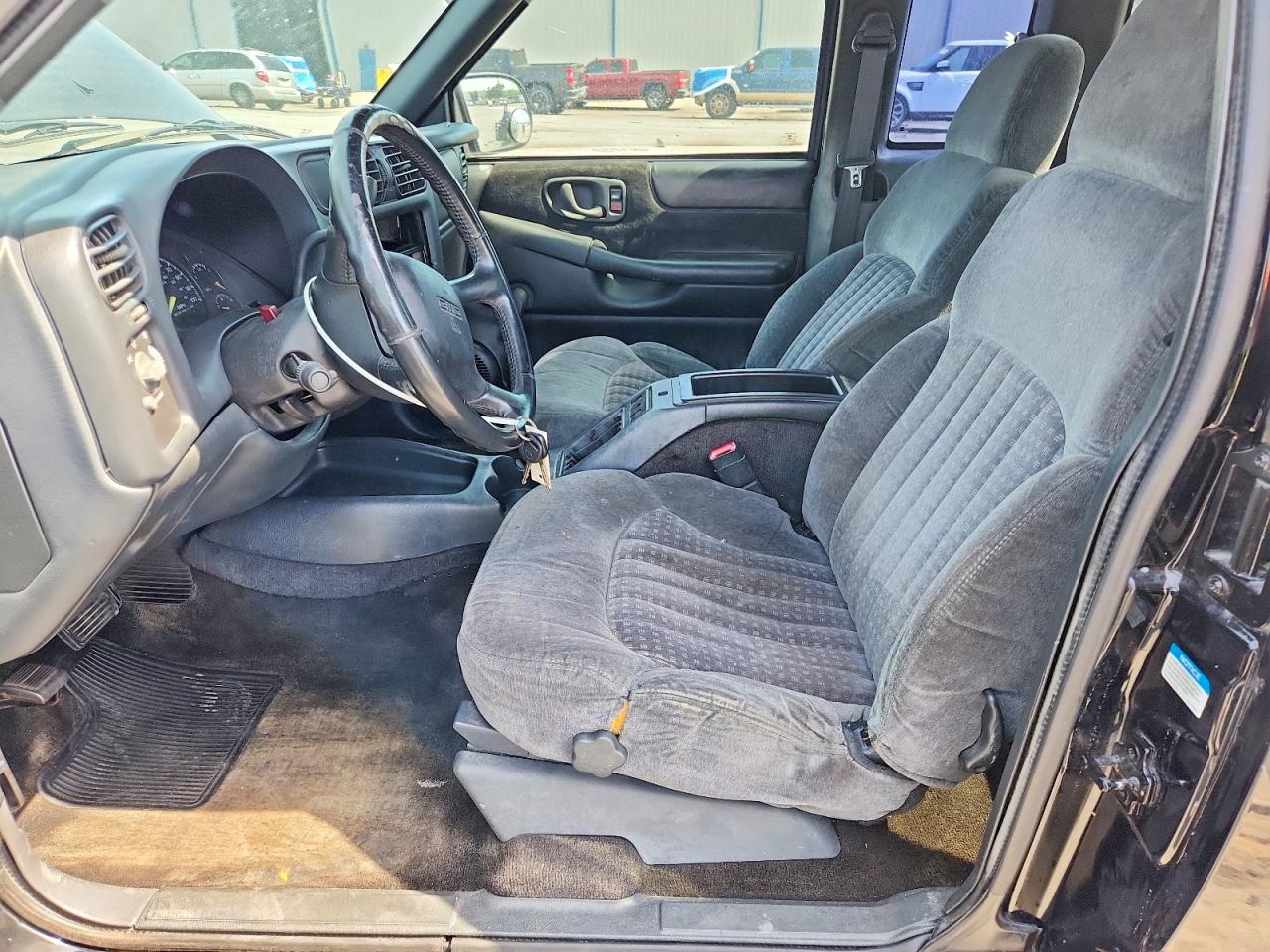 2001 GMC Sonoma VIN 1GTCS19W718167639 photo 7