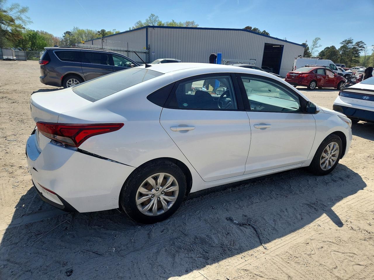 2018 Hyundai Accent VIN 3KPC24A39JE028427 photo 3