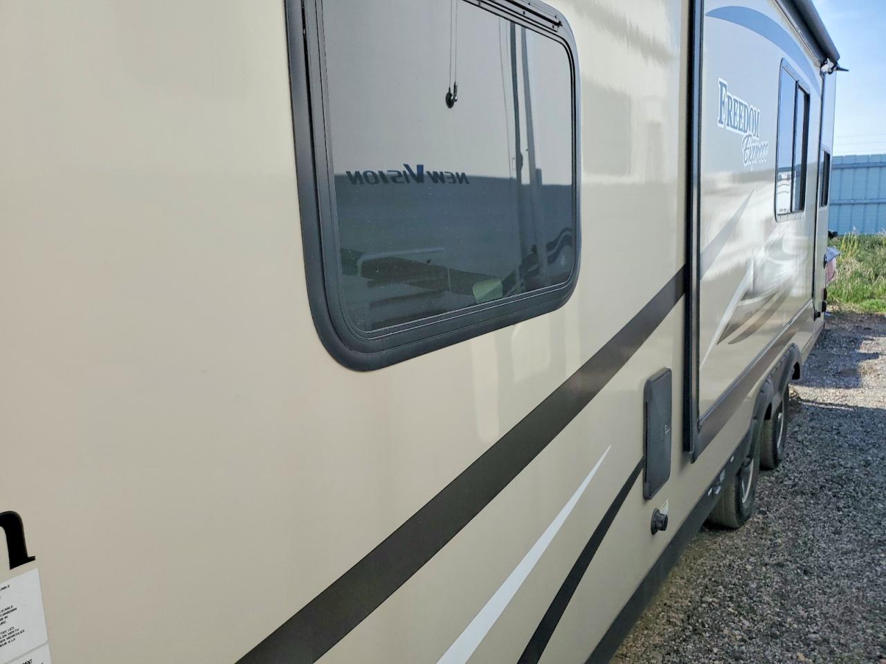 2017 COACHMAN Trailers VIN 5ZT2FEPB1HL001534 photo 9