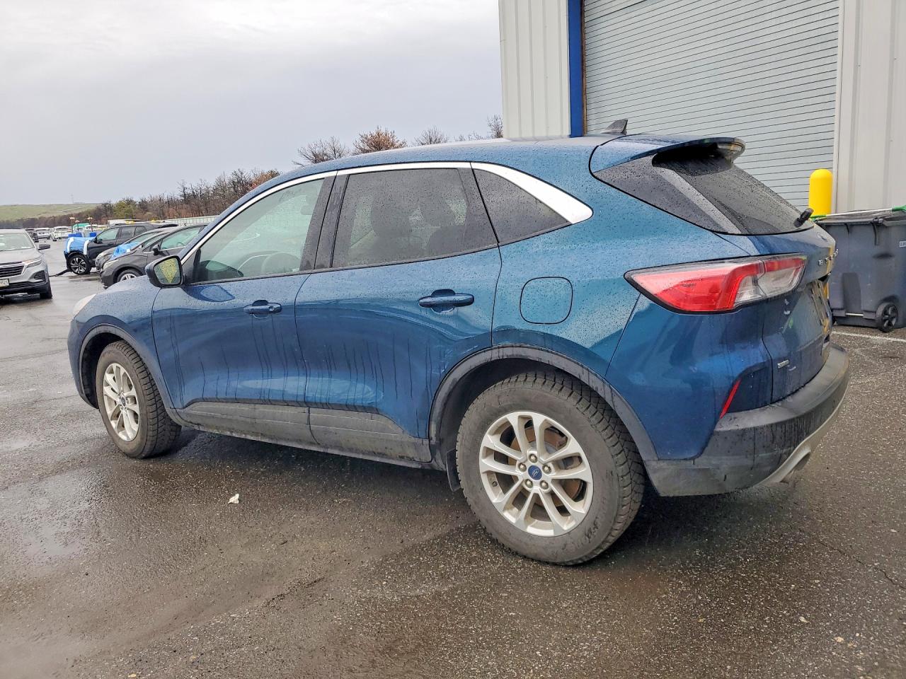 2020 Ford Escape VIN 1FMCU0G61LUB43379 photo 2
