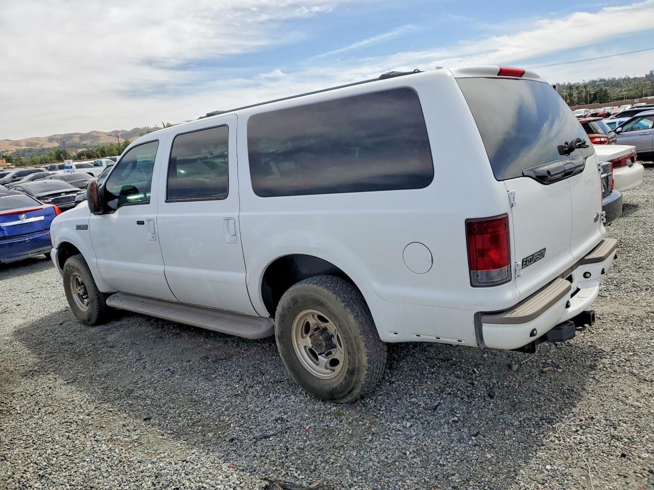 2004 Ford Excursion VIN 1FMNU44P84EA16976 photo 2