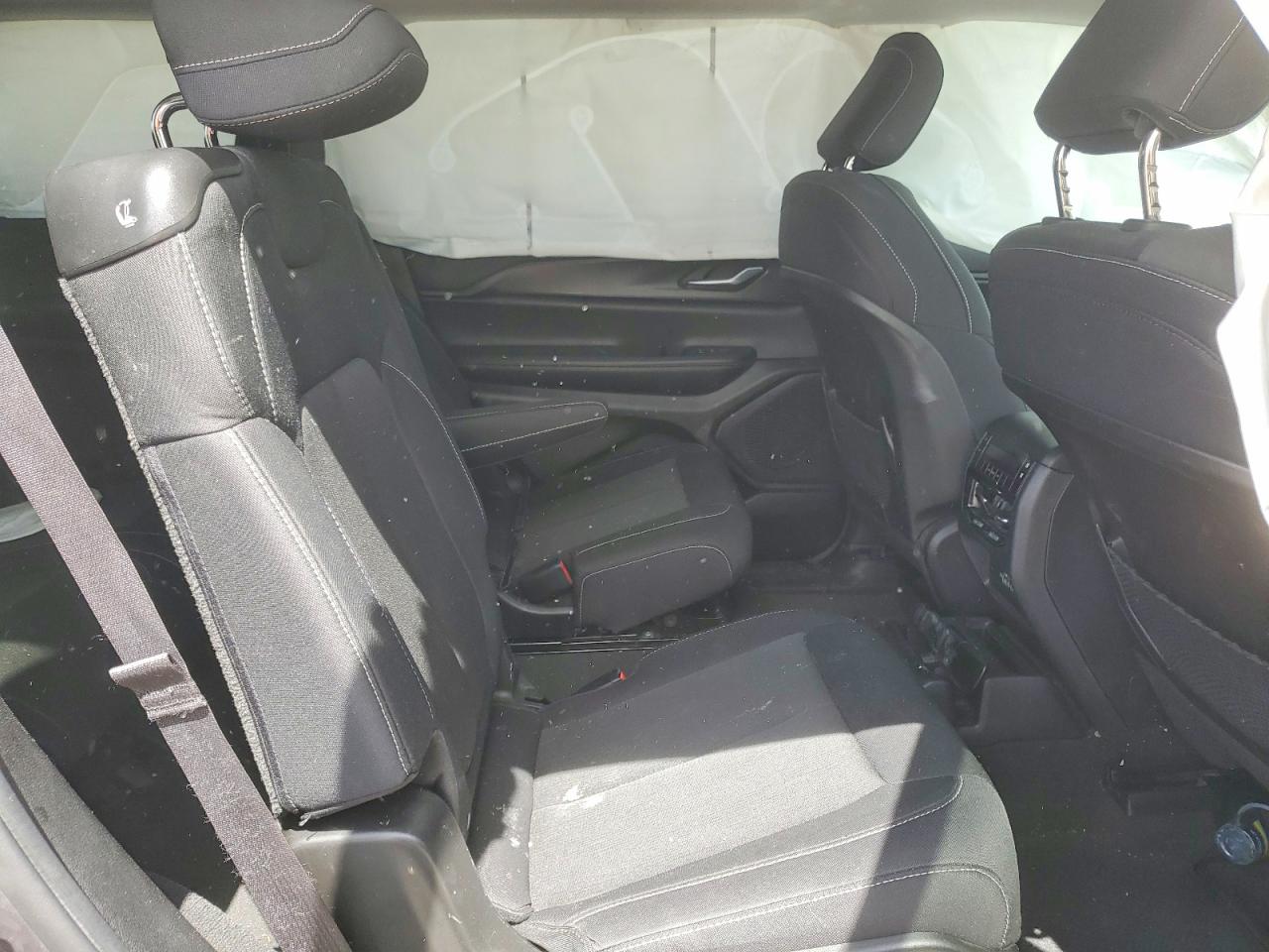 2023 Jeep Cherokee VIN 1C4RJJAG6P8901956 photo 11