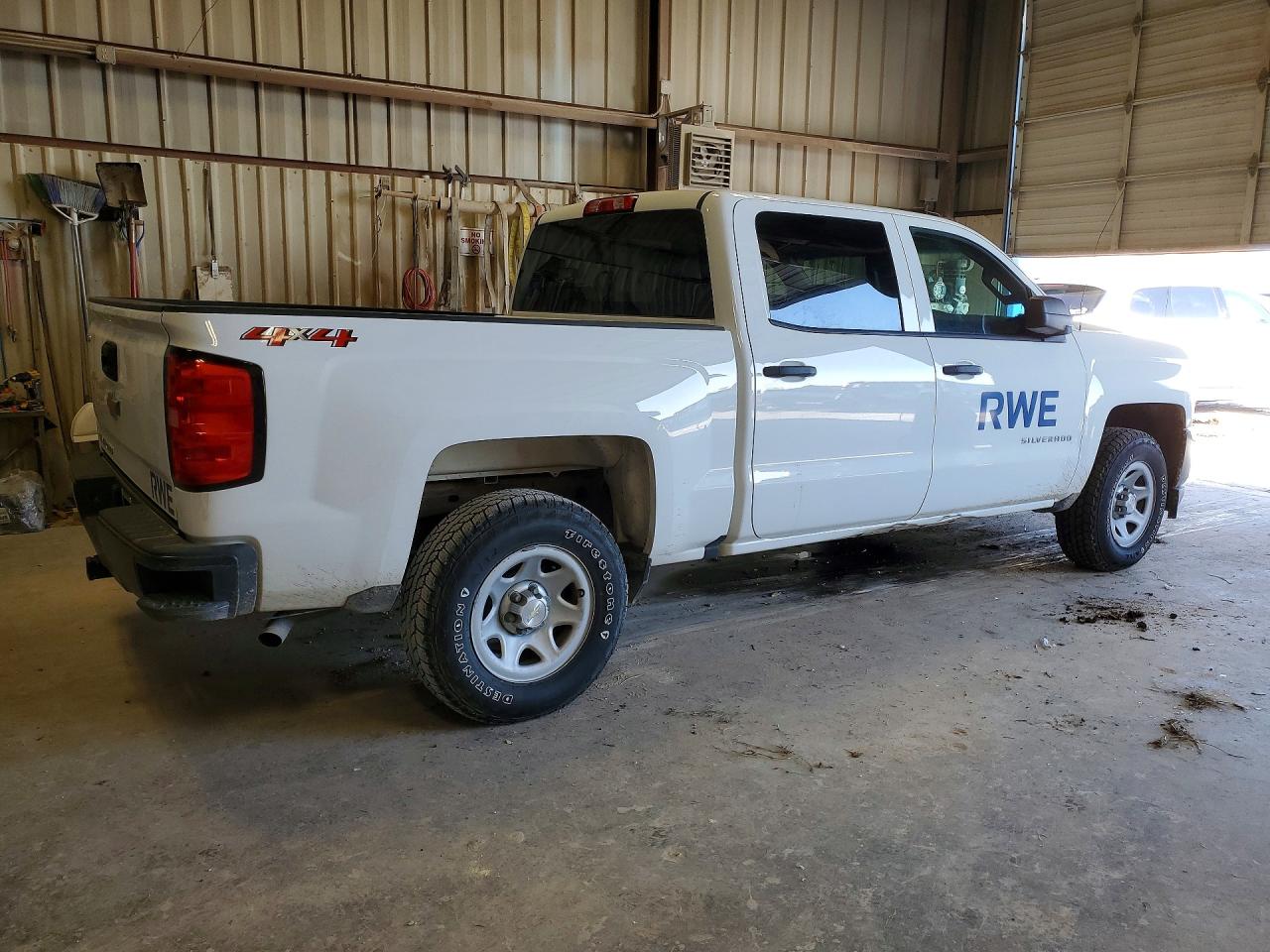 2018 Chevrolet Silverado VIN 3GCUKNEC8JG124428 photo 3
