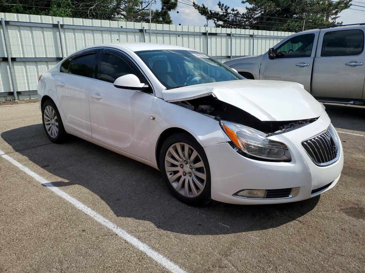 2011 Buick Regal VIN 2G4GV5EV0B9207655 photo 4