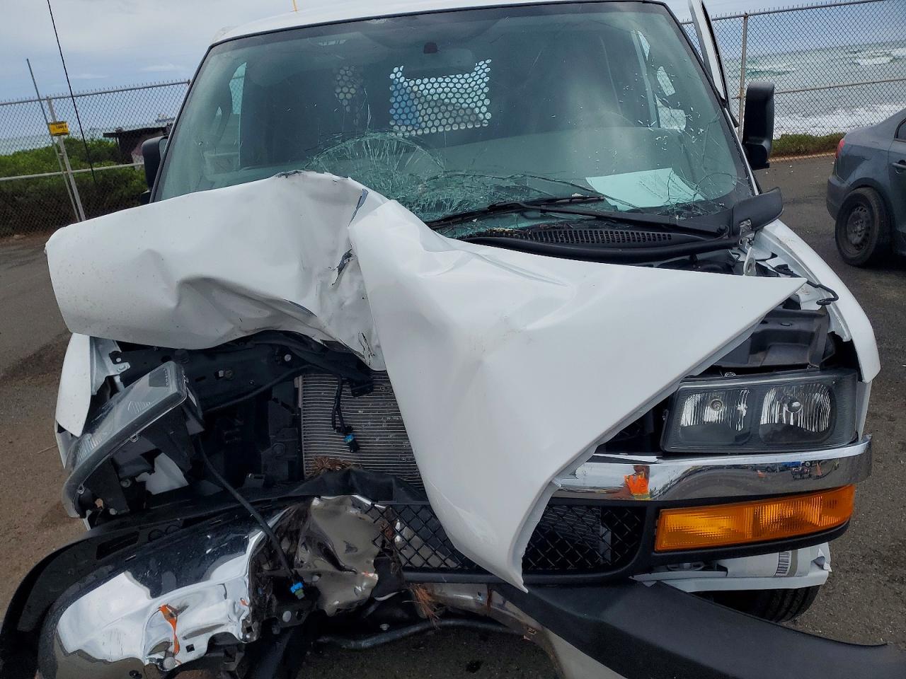 2025 Chevrolet Express VIN 1GCWGAFP2S1160118 photo 11